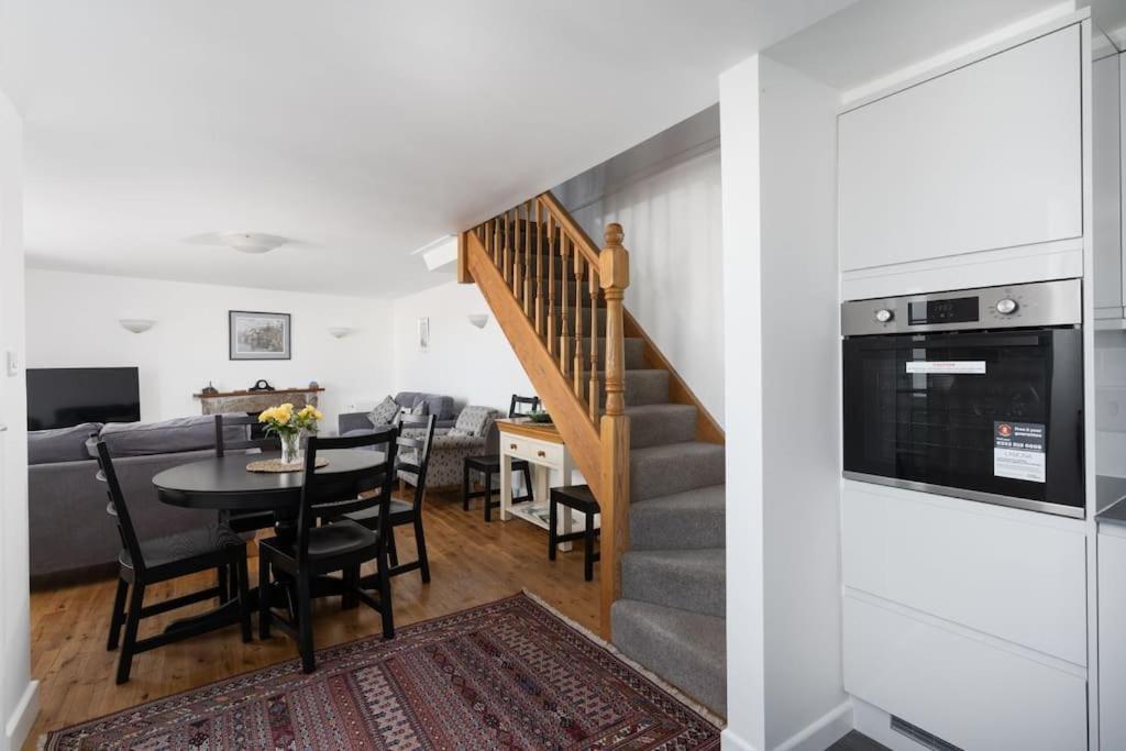 Charming 3 Bedroom Harbour Cottage With Parking Penzance Exterior photo