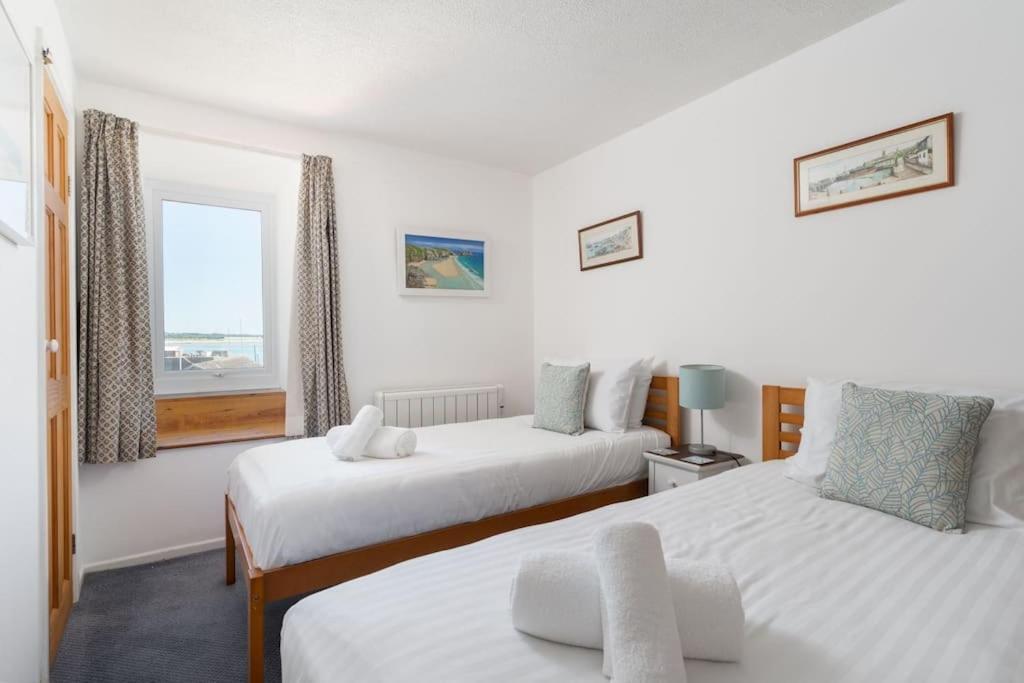Charming 3 Bedroom Harbour Cottage With Parking Penzance Exterior photo