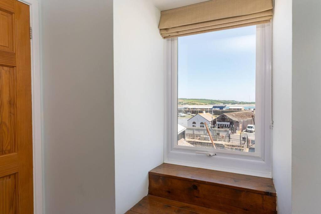 Charming 3 Bedroom Harbour Cottage With Parking Penzance Exterior photo